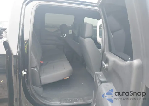 2021 Chevrolet Silverado 1500 2Wd Short Bed Custom z USA, uszkodzony, nr VIN 3GCPWBEK3MG214355